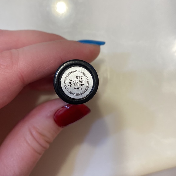 💋Velvet Teddy matte lipstick - Picture 5 of 6